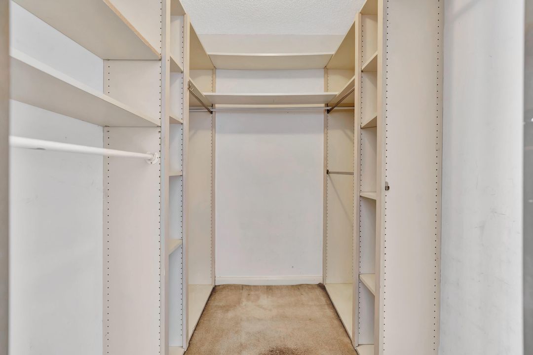 For Sale: $279,888 (2 beds, 2 baths, 1374 Square Feet)