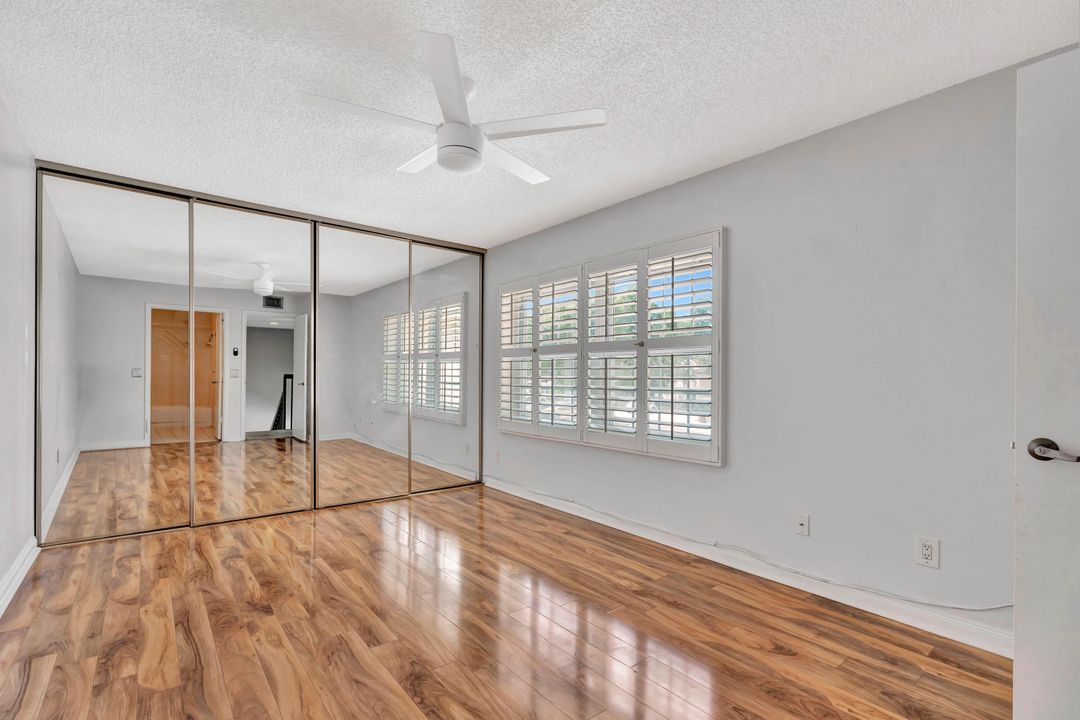 For Sale: $279,888 (2 beds, 2 baths, 1374 Square Feet)