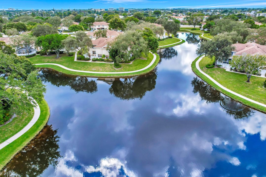 For Sale: $279,888 (2 beds, 2 baths, 1374 Square Feet)