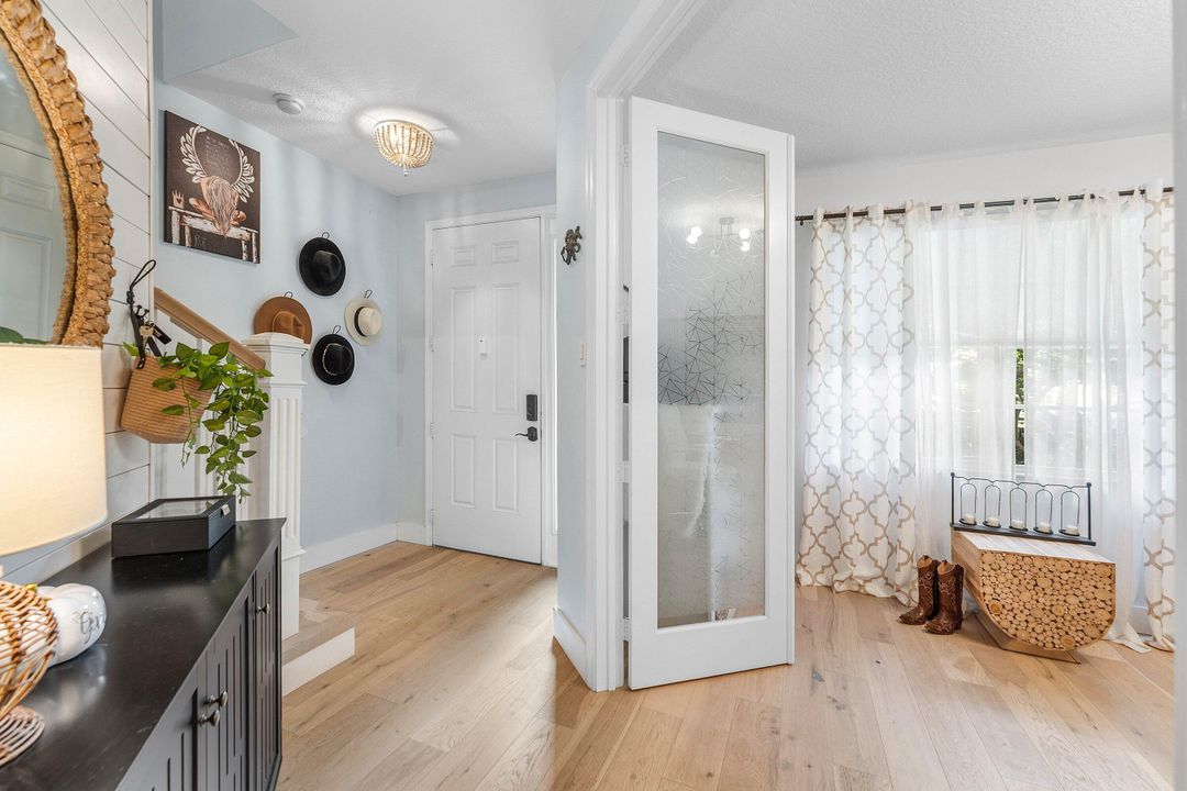 En Venta: $689,900 (2 camas, 3 baños, 2096 Pies cuadrados)