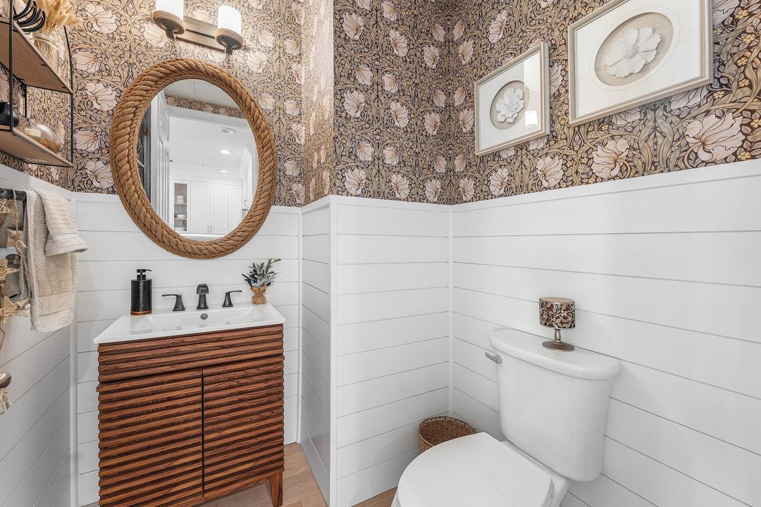 En Venta: $689,900 (2 camas, 3 baños, 2096 Pies cuadrados)