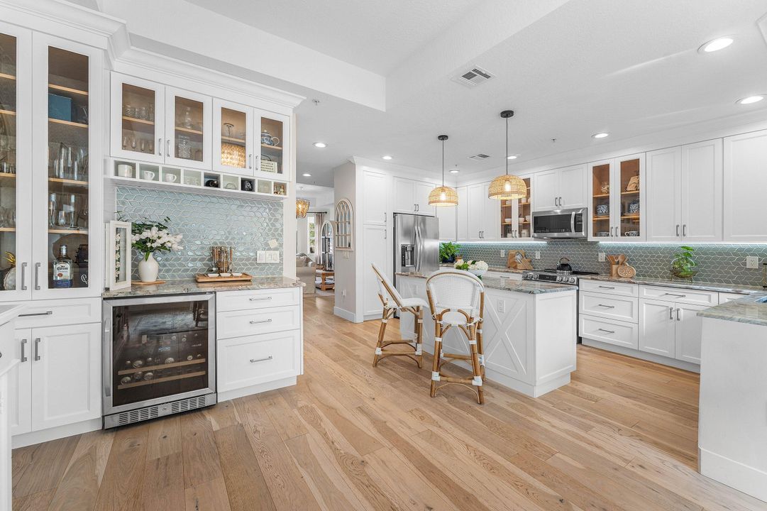 En Venta: $689,900 (2 camas, 3 baños, 2096 Pies cuadrados)