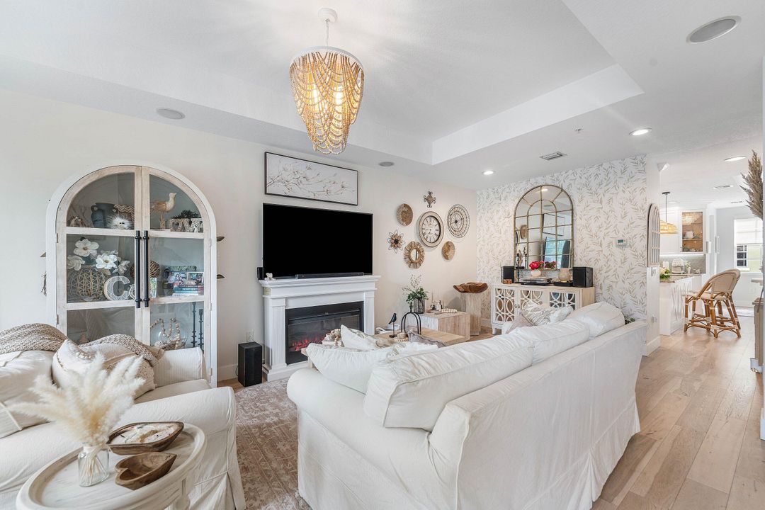 En Venta: $689,900 (2 camas, 3 baños, 2096 Pies cuadrados)