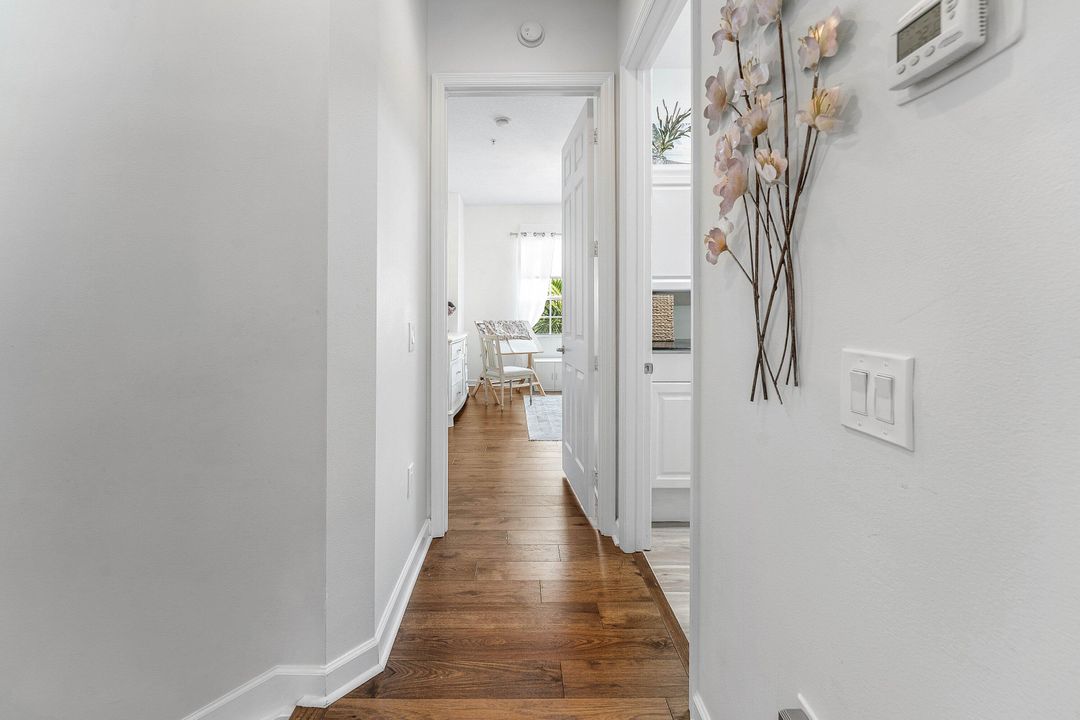 En Venta: $689,900 (2 camas, 3 baños, 2096 Pies cuadrados)