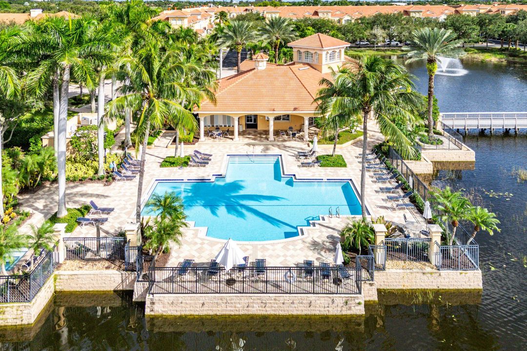 En Venta: $689,900 (2 camas, 3 baños, 2096 Pies cuadrados)