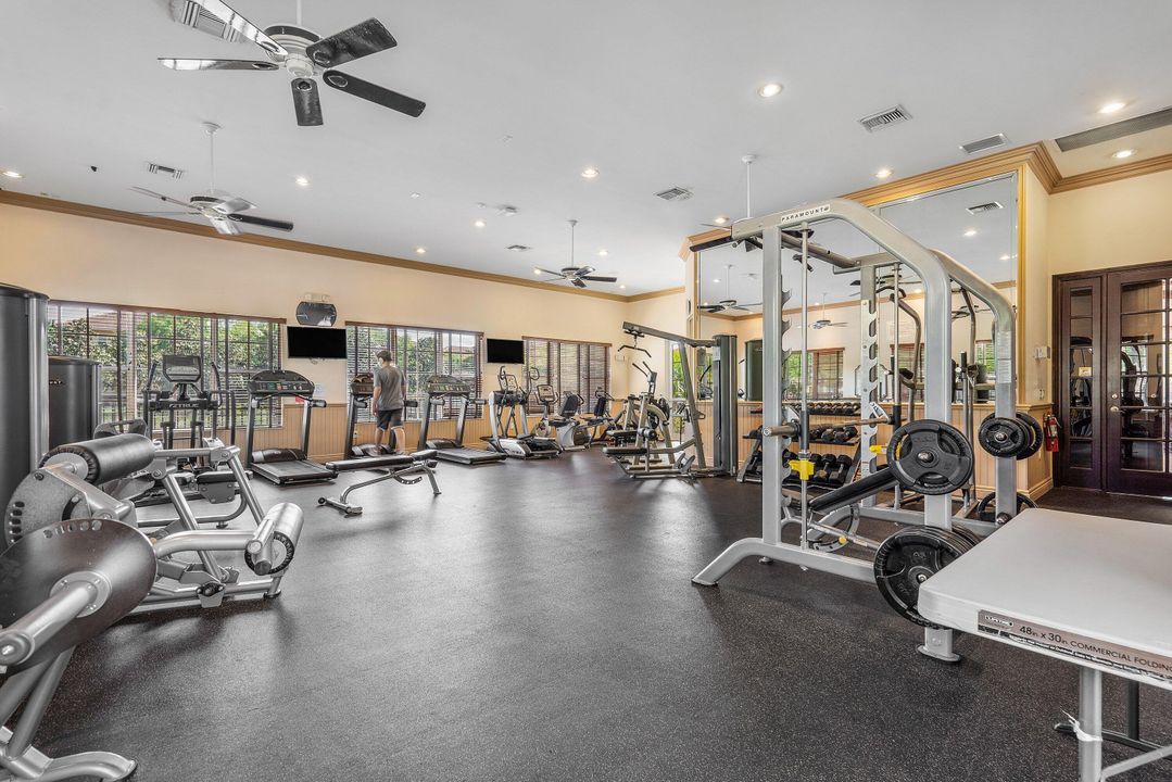 En Venta: $689,900 (2 camas, 3 baños, 2096 Pies cuadrados)