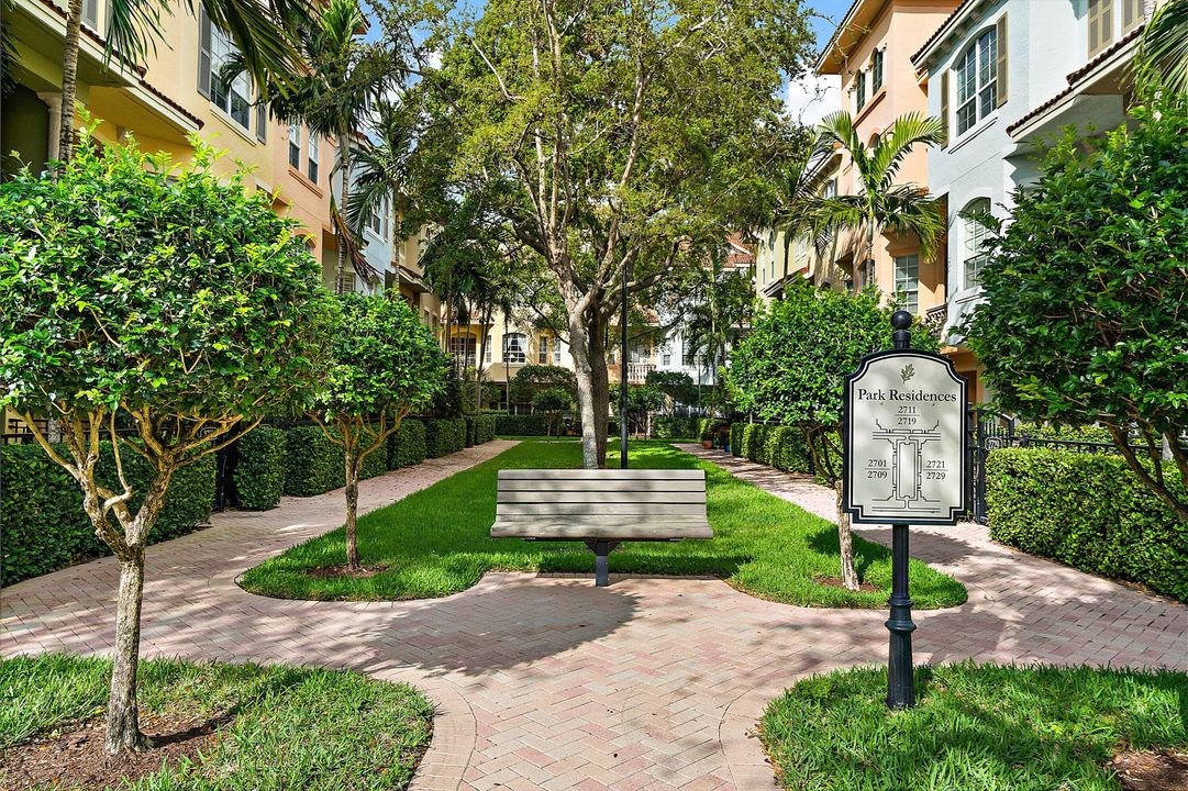 En Venta: $689,900 (2 camas, 3 baños, 2096 Pies cuadrados)