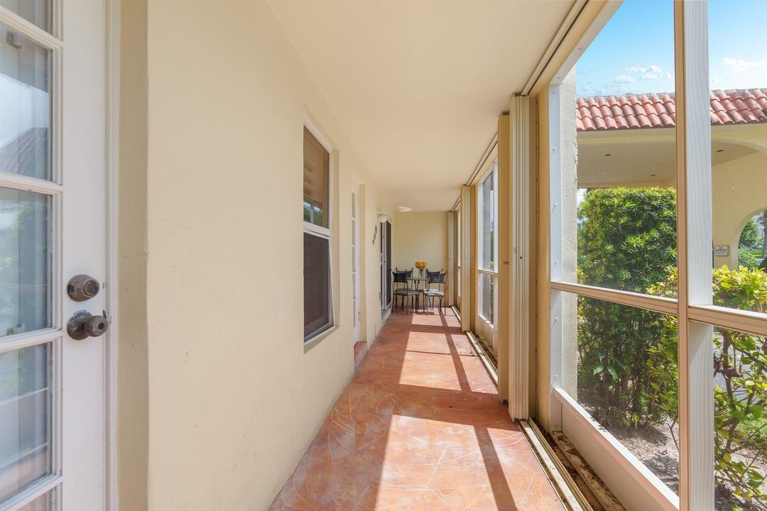 For Sale: $420,000 (2 beds, 2 baths, 1093 Square Feet)