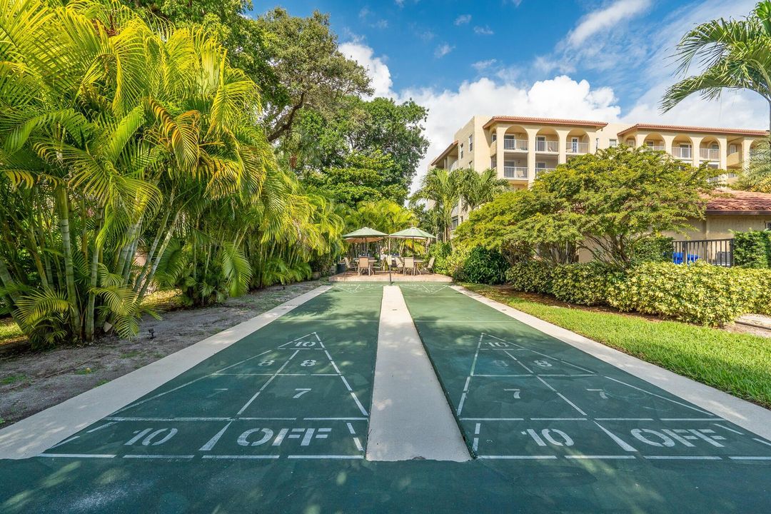 For Sale: $420,000 (2 beds, 2 baths, 1093 Square Feet)