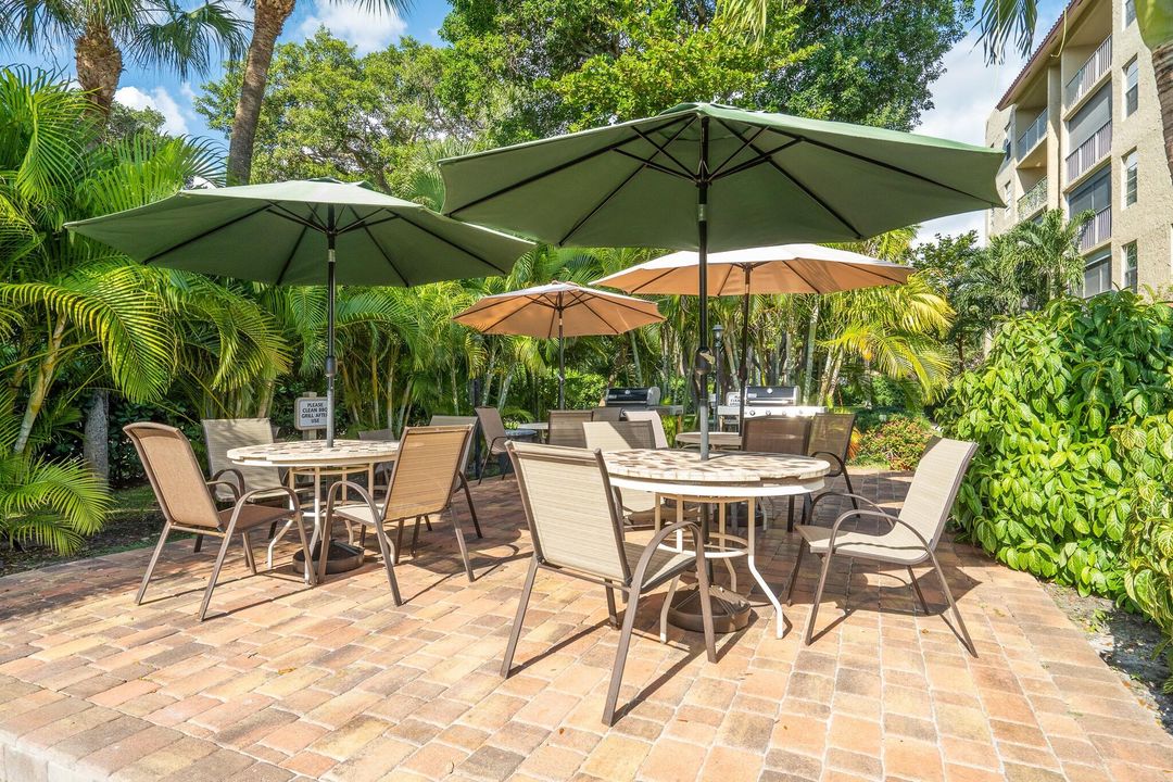 For Sale: $420,000 (2 beds, 2 baths, 1093 Square Feet)