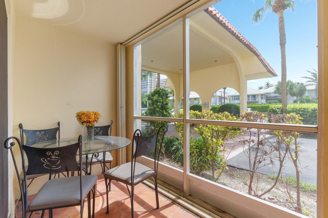 For Sale: $420,000 (2 beds, 2 baths, 1093 Square Feet)