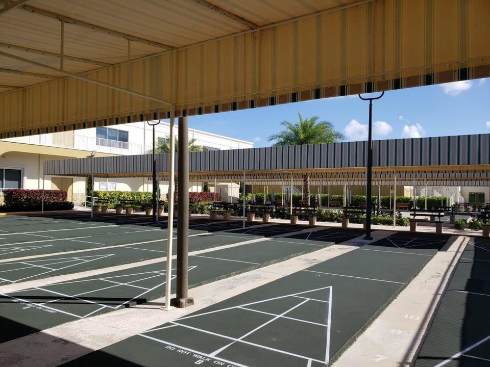 For Sale: $165,000 (2 beds, 1 baths, 798 Square Feet)