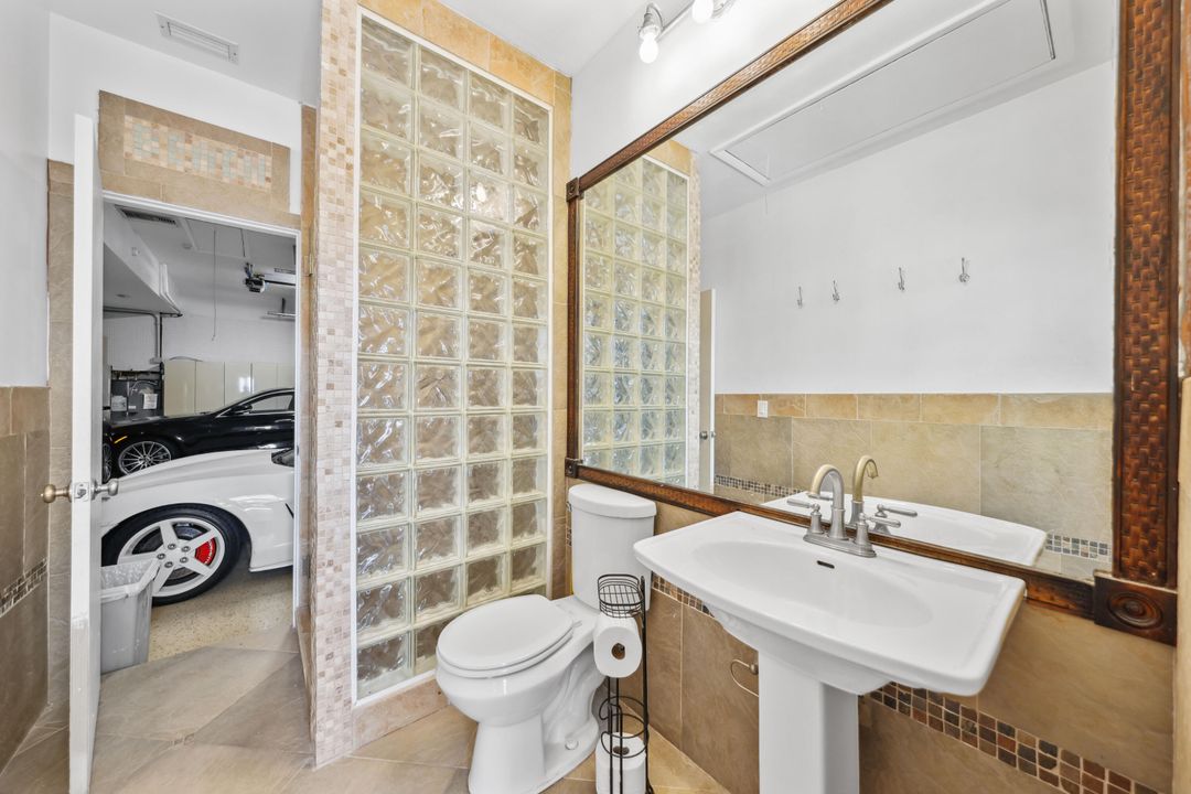 For Sale: $4,750,000 (5 beds, 6 baths, 4100 Square Feet)