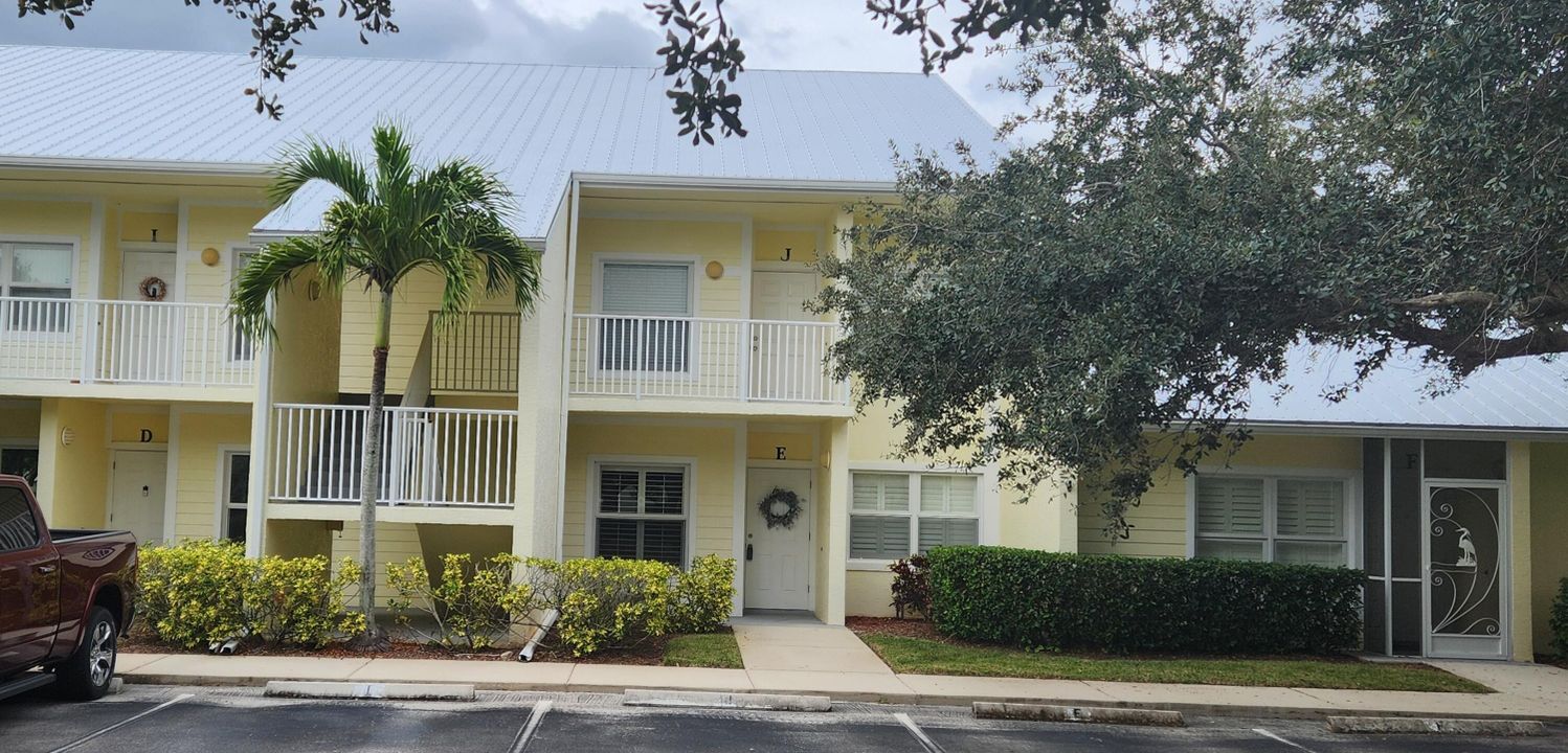 Active With Contract: $3,250 (2 beds, 2 baths, 1316 Square Feet)