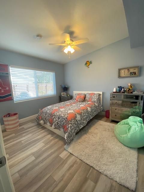 合同活跃: $4,500 (4 贝兹, 2 浴室, 2016 平方英尺)