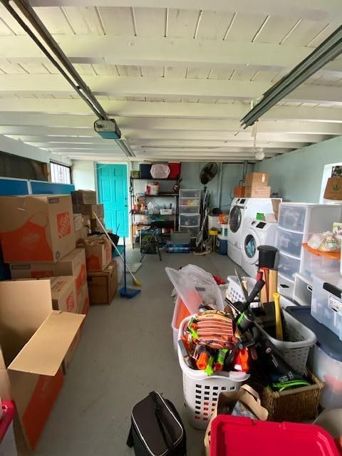 合同活跃: $4,500 (4 贝兹, 2 浴室, 2016 平方英尺)