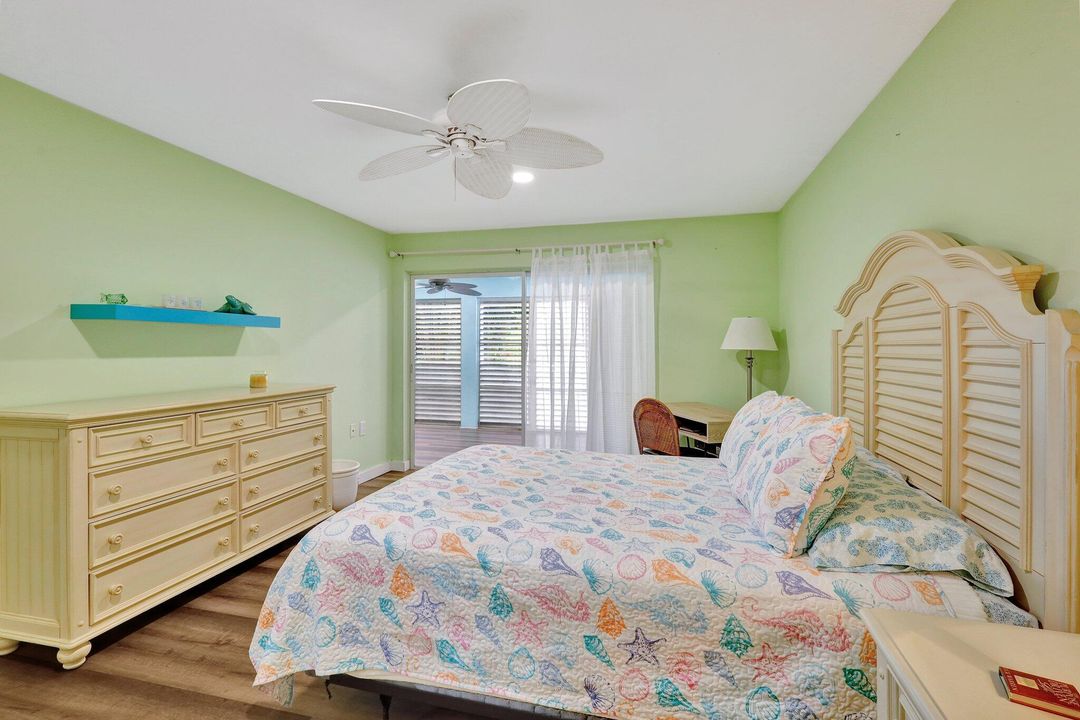 For Rent: $3,200 (2 beds, 2 baths, 897 Square Feet)