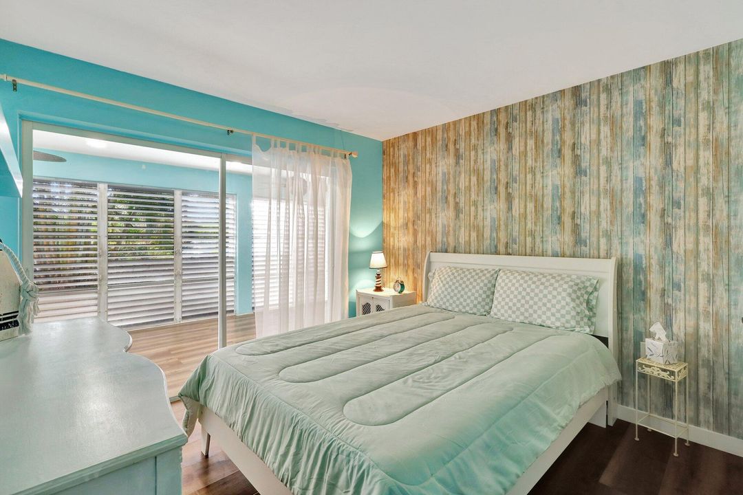 For Rent: $3,200 (2 beds, 2 baths, 897 Square Feet)