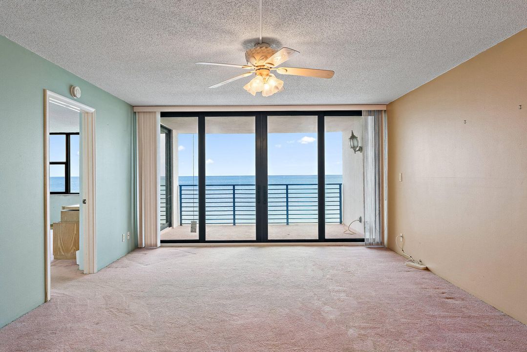 Active With Contract: $725,000 (2 beds, 2 baths, 1237 Square Feet)