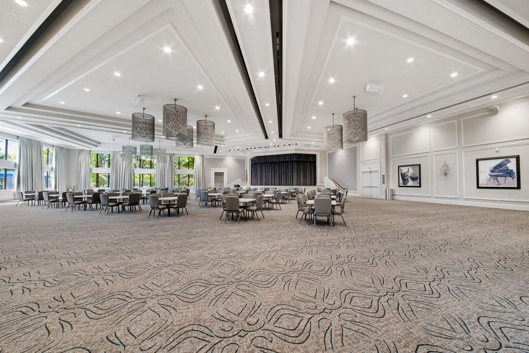 Под контрактом: $1,150,000 (3 спален, 3 ванн, 2770 Квадратных фут)