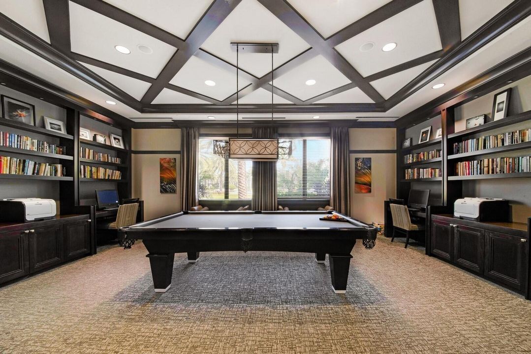 Под контрактом: $1,150,000 (3 спален, 3 ванн, 2770 Квадратных фут)