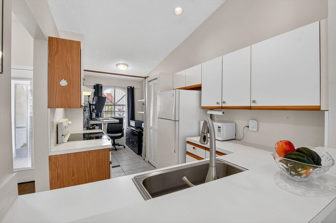 待售: $415,000 (2 贝兹, 2 浴室, 1216 平方英尺)