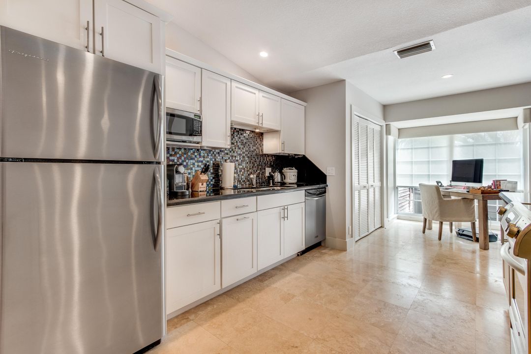 For Rent: $12,000 (3 beds, 2 baths, 1561 Square Feet)