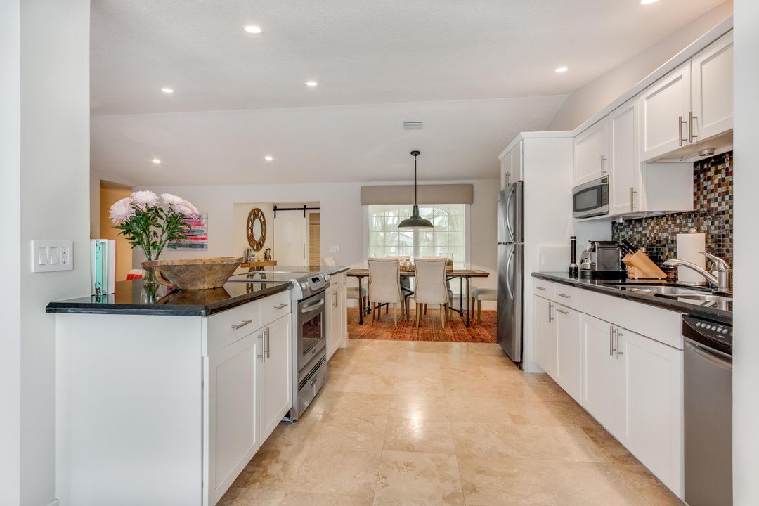 For Rent: $12,000 (3 beds, 2 baths, 1561 Square Feet)