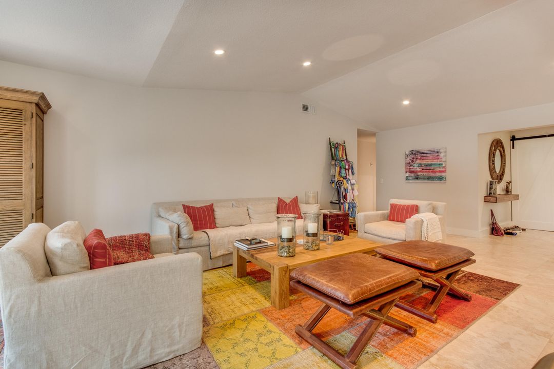 For Rent: $12,000 (3 beds, 2 baths, 1561 Square Feet)