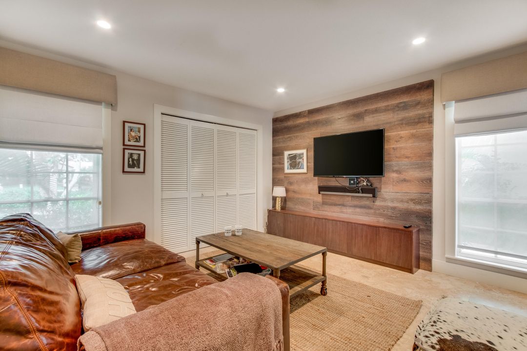 For Rent: $12,000 (3 beds, 2 baths, 1561 Square Feet)