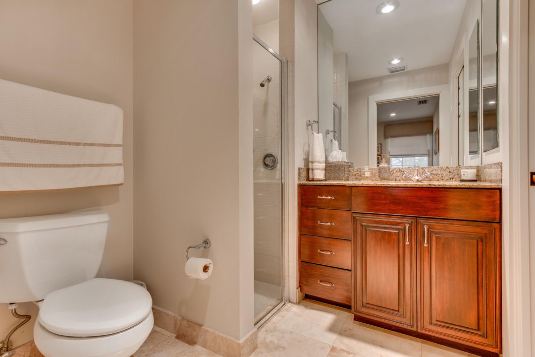 For Rent: $12,000 (3 beds, 2 baths, 1561 Square Feet)