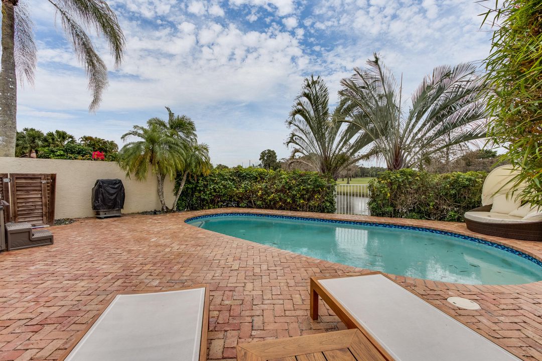 For Rent: $12,000 (3 beds, 2 baths, 1561 Square Feet)