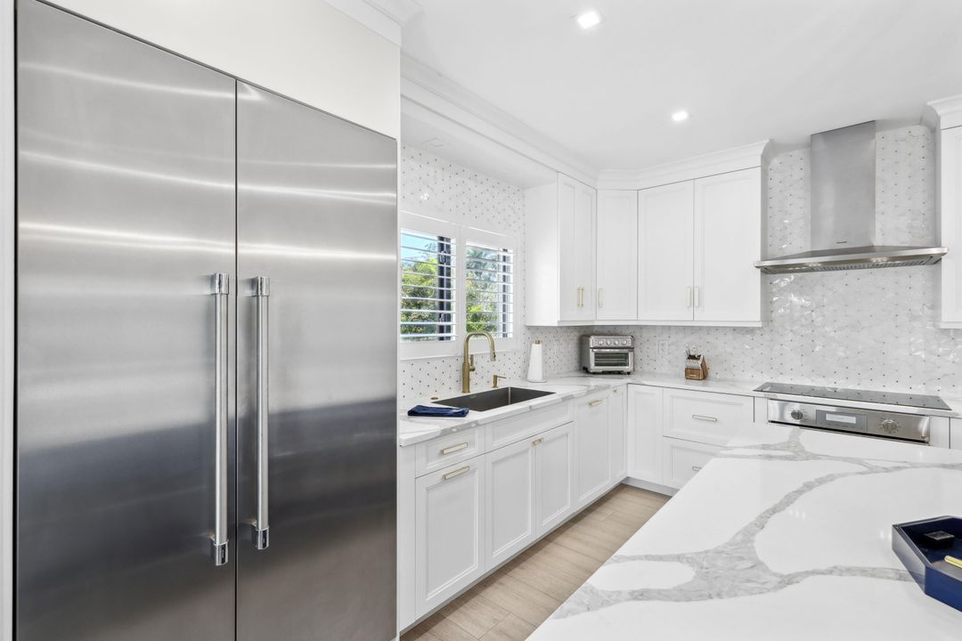 For Sale: $4,750,000 (5 beds, 6 baths, 4100 Square Feet)