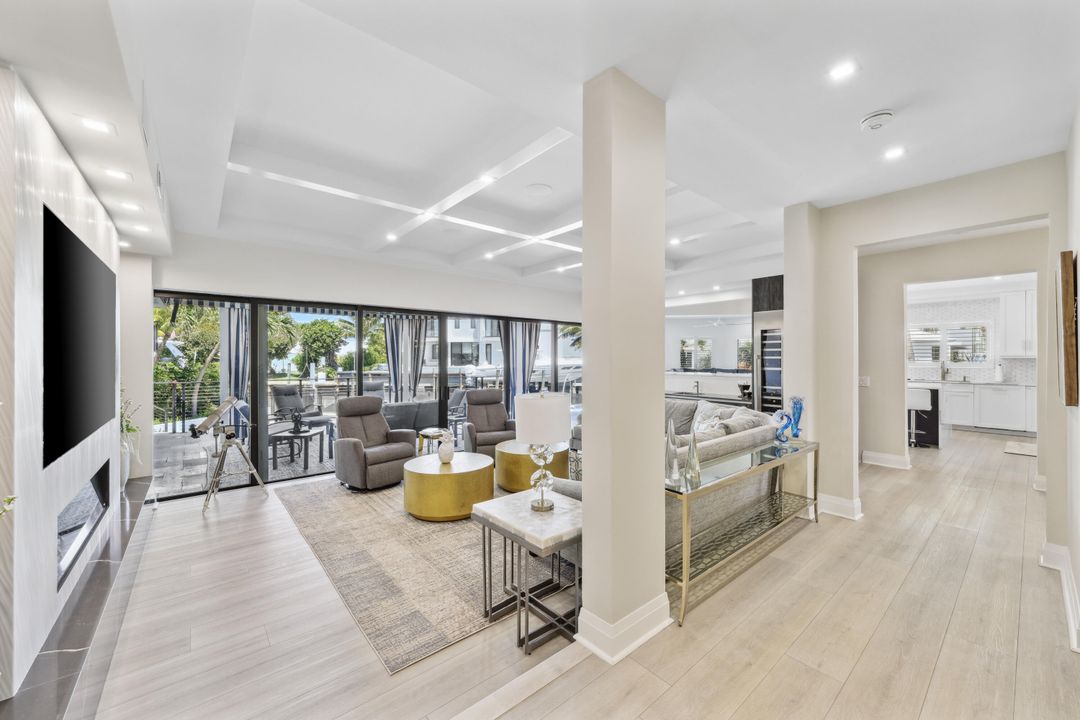 For Sale: $4,750,000 (5 beds, 6 baths, 4100 Square Feet)