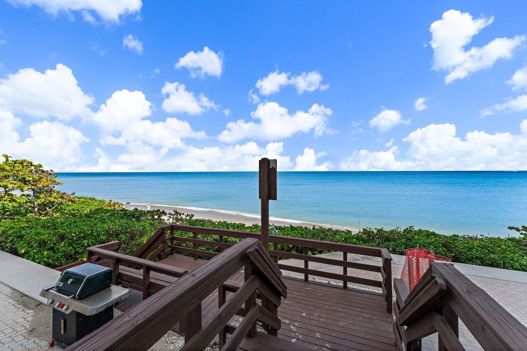 Active With Contract: $725,000 (2 beds, 2 baths, 1237 Square Feet)