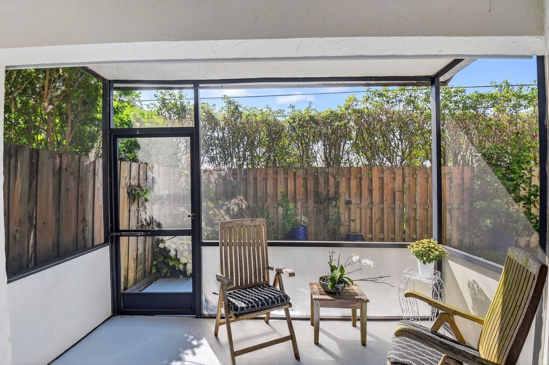 待售: $415,000 (2 贝兹, 2 浴室, 1216 平方英尺)