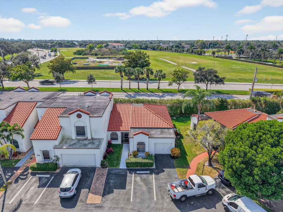 待售: $415,000 (2 贝兹, 2 浴室, 1216 平方英尺)