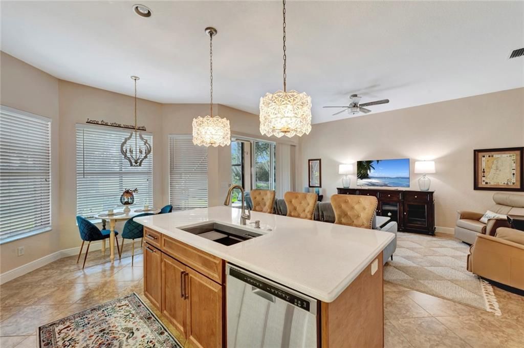 Active With Contract: $429,900 (2 beds, 2 baths, 2141 Square Feet)