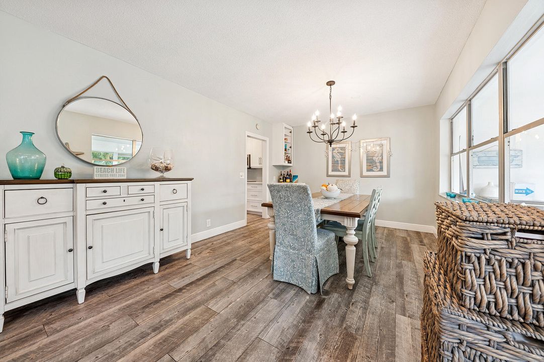 En Venta: $674,900 (2 camas, 2 baños, 1160 Pies cuadrados)