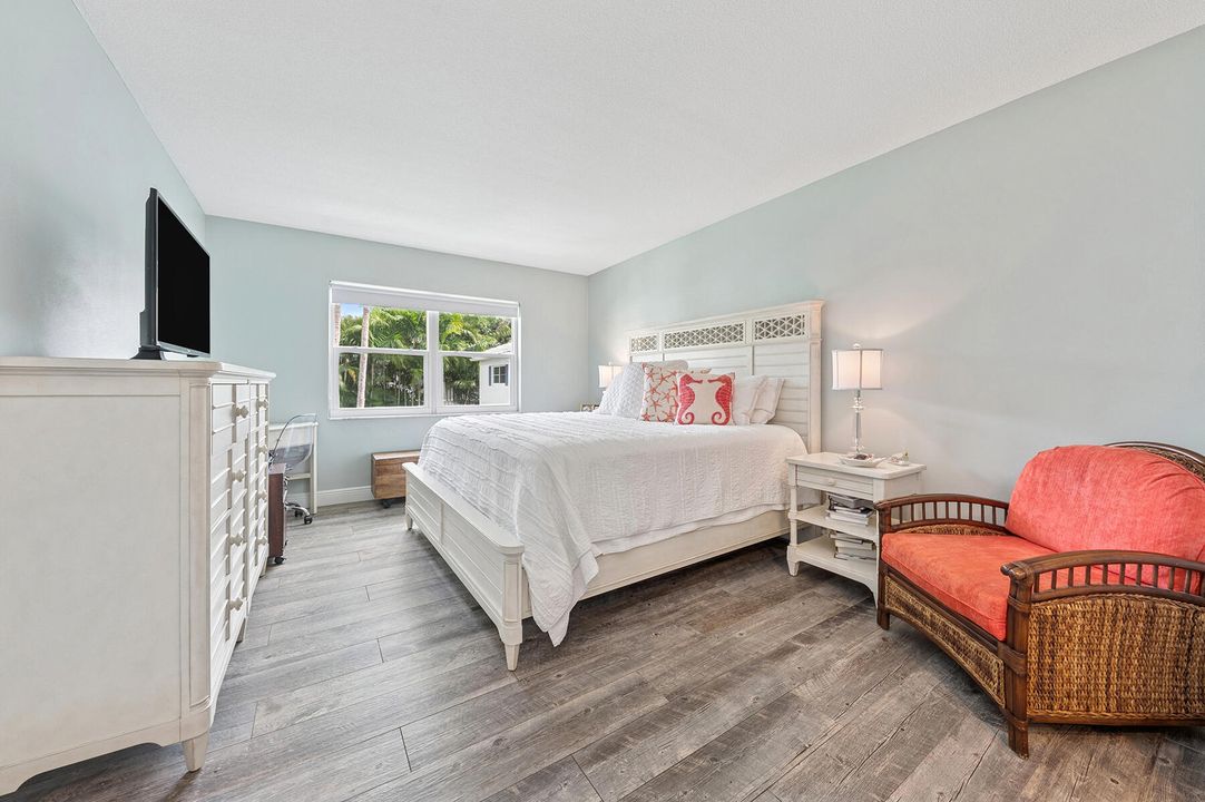 En Venta: $674,900 (2 camas, 2 baños, 1160 Pies cuadrados)