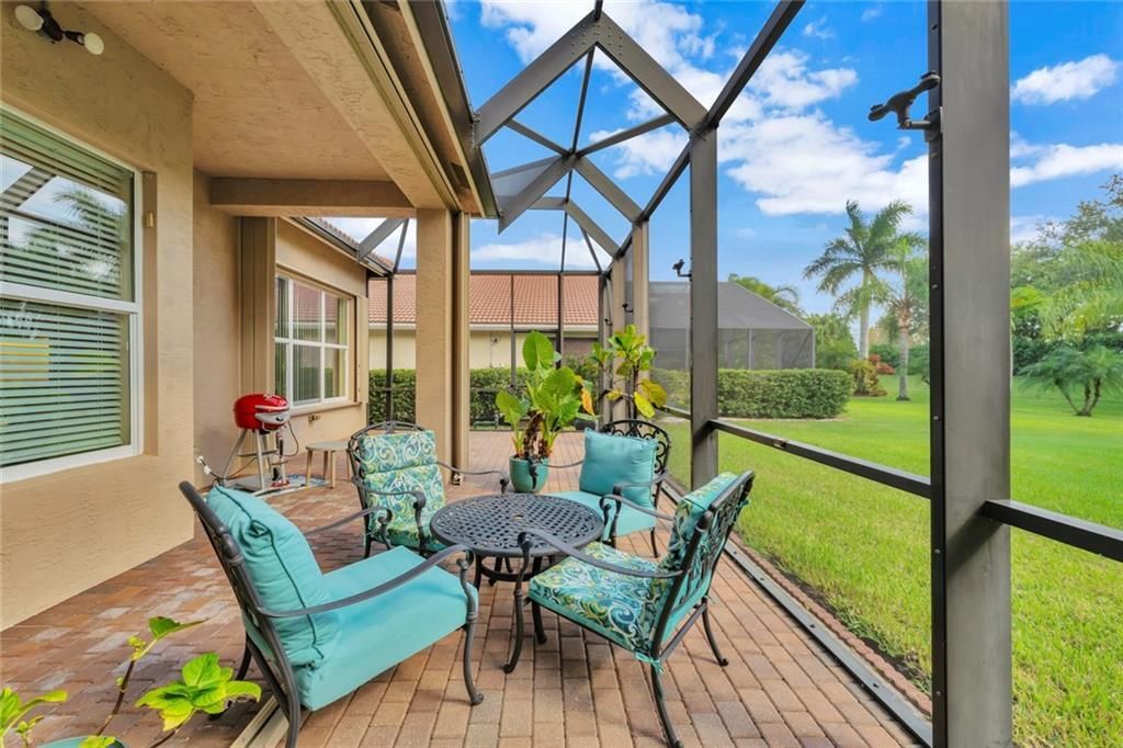 Active With Contract: $429,900 (2 beds, 2 baths, 2141 Square Feet)