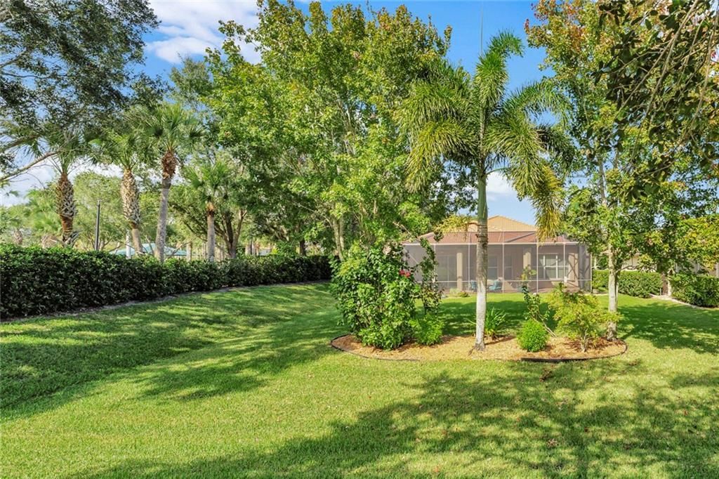 Active With Contract: $429,900 (2 beds, 2 baths, 2141 Square Feet)