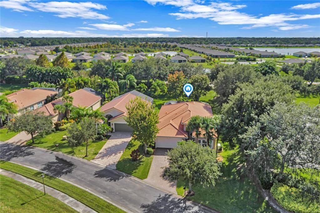 Active With Contract: $429,900 (2 beds, 2 baths, 2141 Square Feet)