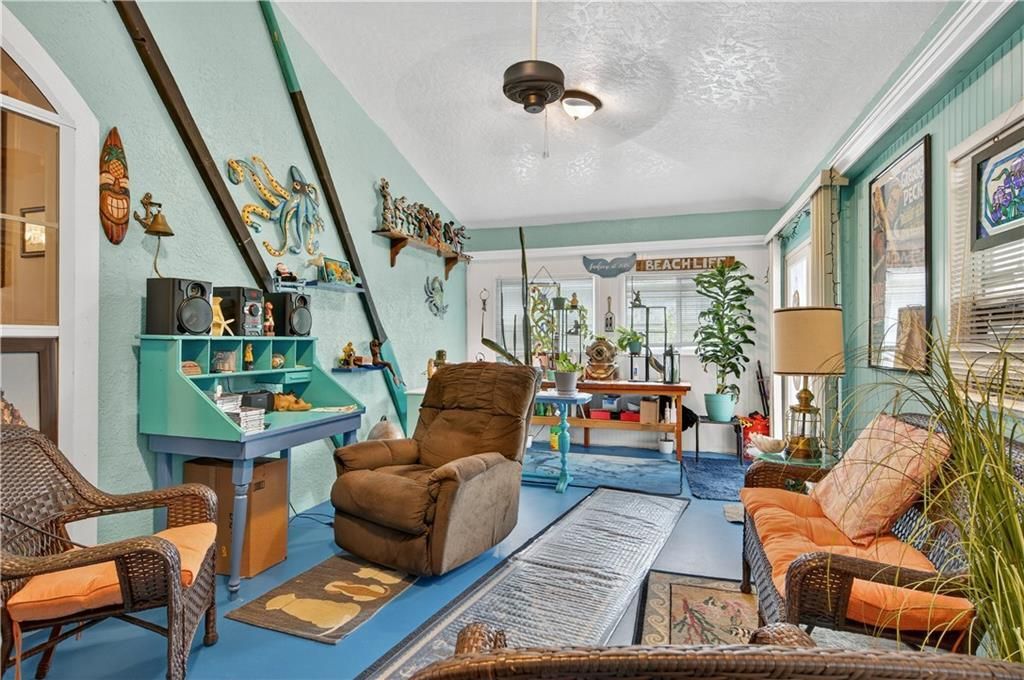 For Sale: $348,000 (3 beds, 2 baths, 1865 Square Feet)