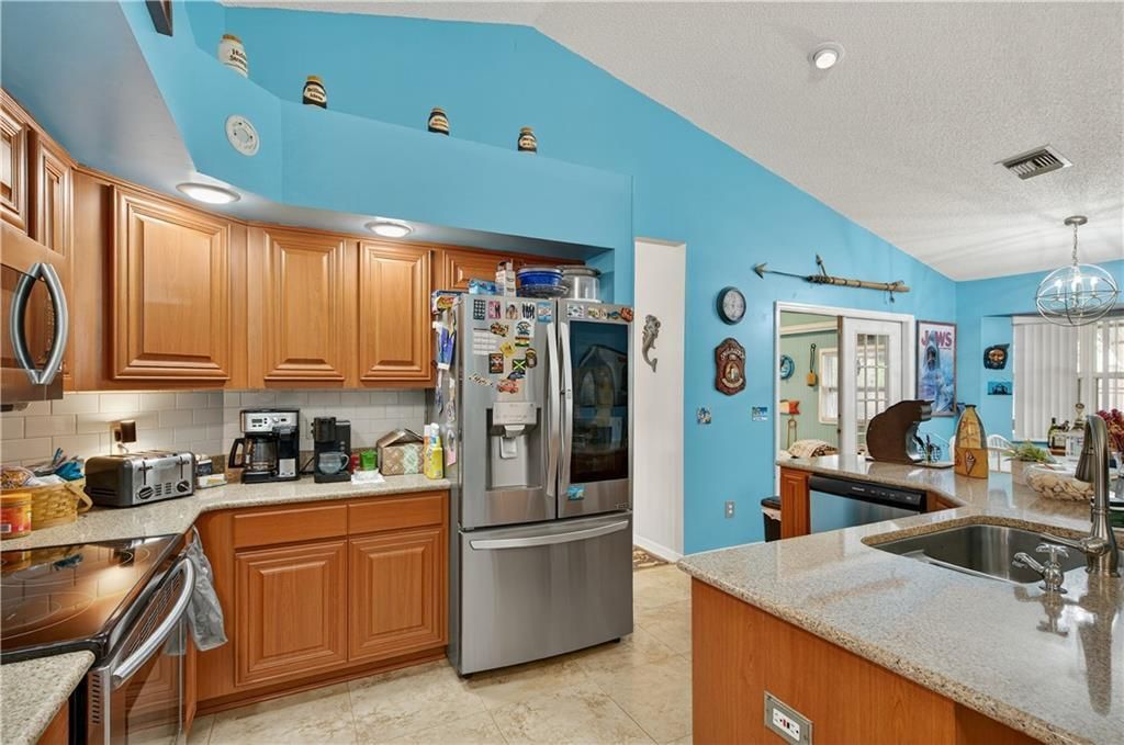 For Sale: $348,000 (3 beds, 2 baths, 1865 Square Feet)