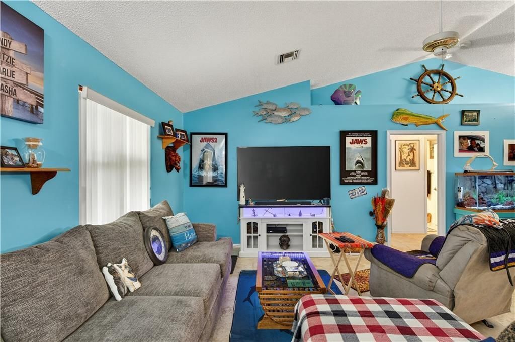 For Sale: $348,000 (3 beds, 2 baths, 1865 Square Feet)