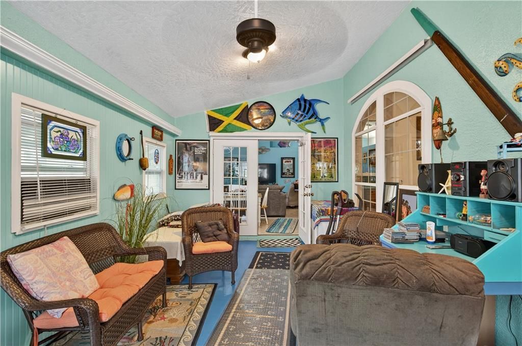 For Sale: $348,000 (3 beds, 2 baths, 1865 Square Feet)