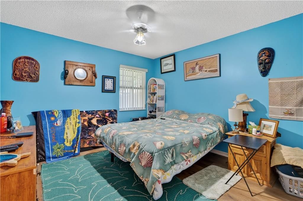 For Sale: $348,000 (3 beds, 2 baths, 1865 Square Feet)