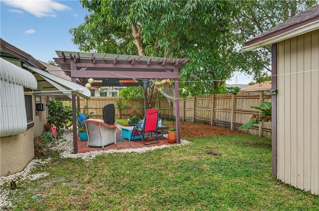 For Sale: $348,000 (3 beds, 2 baths, 1865 Square Feet)