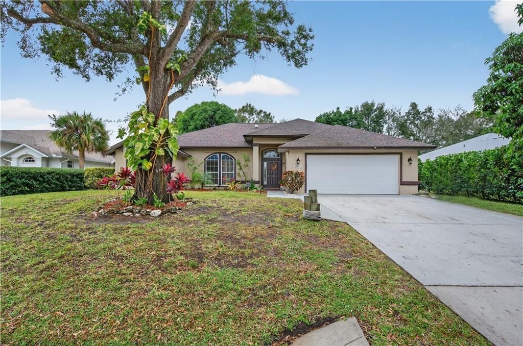 For Sale: $348,000 (3 beds, 2 baths, 1865 Square Feet)